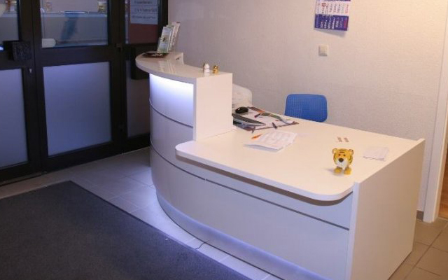  		Empfangstheke Physiotherapie Hannover